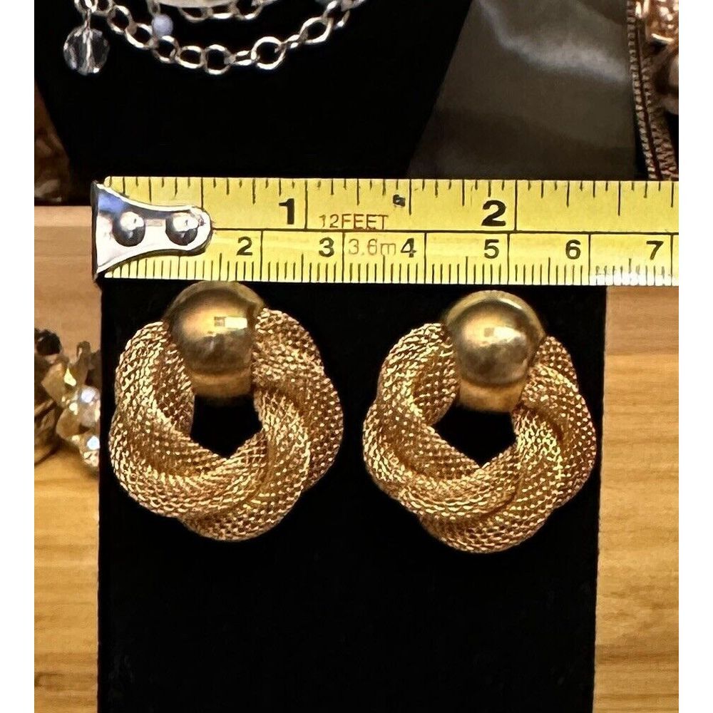 ELEGANT RARE VINTAGE ESTATE AVON‎ GOLD TONE MESH PIERCED EARRINGS! - Picture 3 of 4